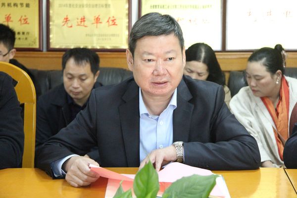 党委书记张波,副院长邹亦平,副院长谭立宇,副院长伍忠根